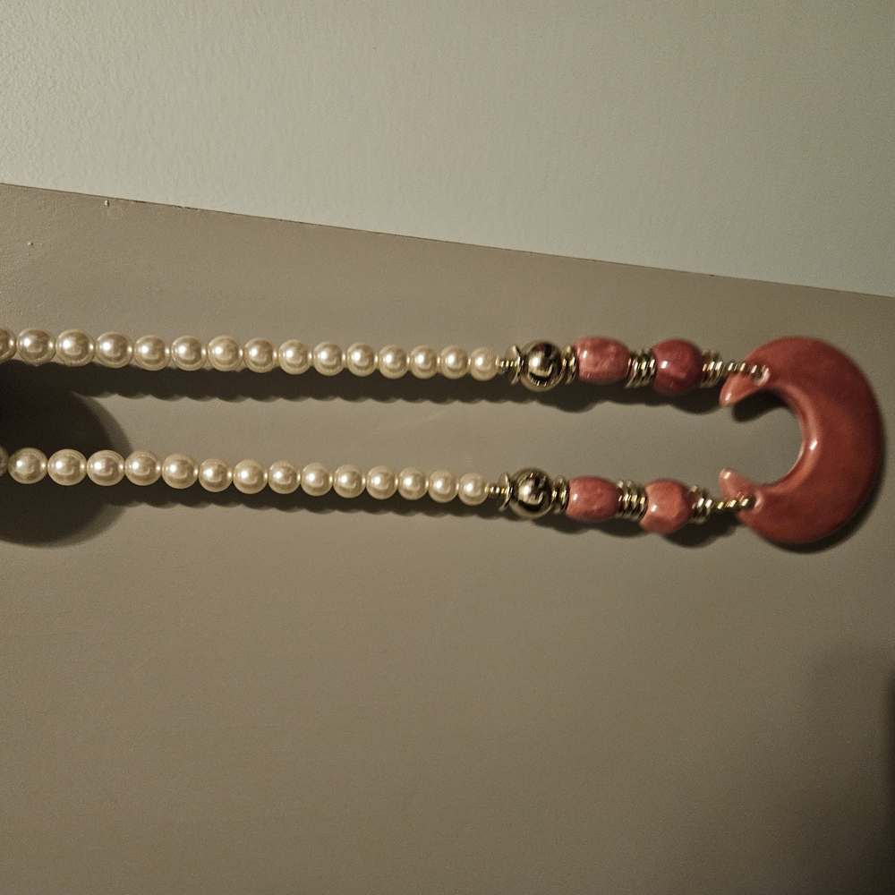 Elegant Pearl and Pink Beaded Necklace